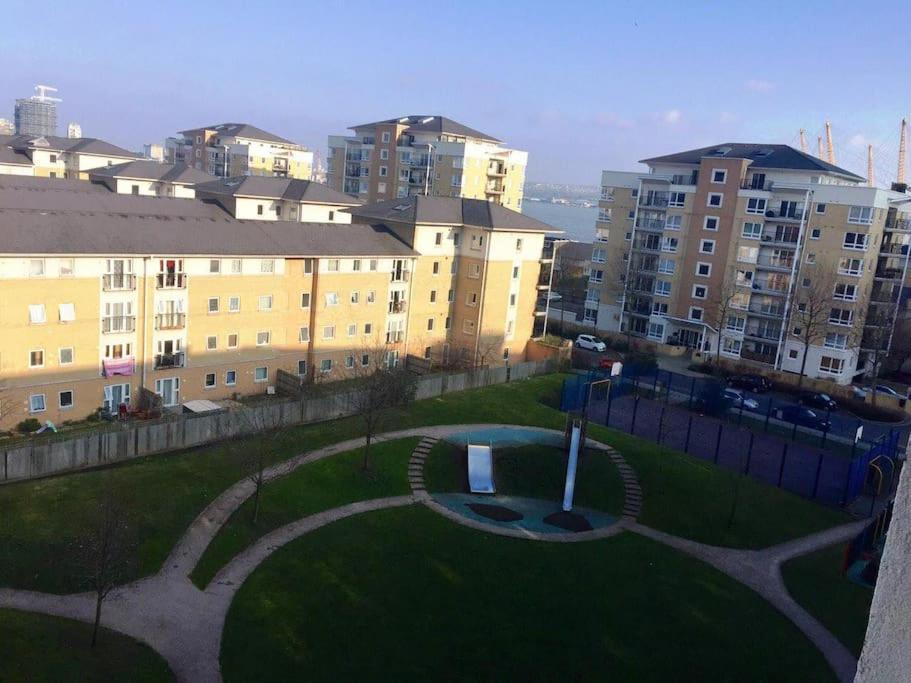 1 Bedroom Flat Near Excel, O2, Canary Wharf - Londra Exterior foto