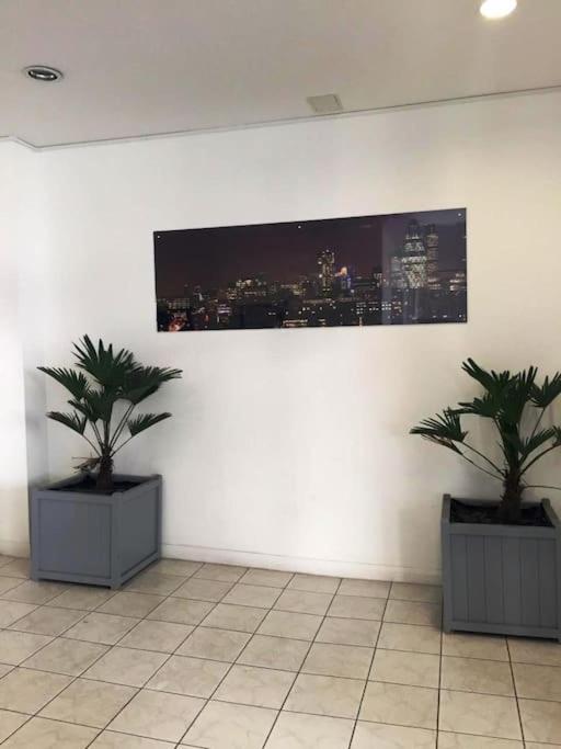 1 Bedroom Flat Near Excel, O2, Canary Wharf - Londra Exterior foto